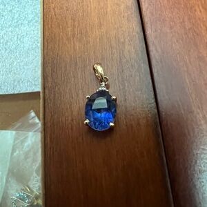 Elegant Blue Pendant Necklace